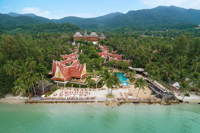 Beachfront land in tropical Koh Chang